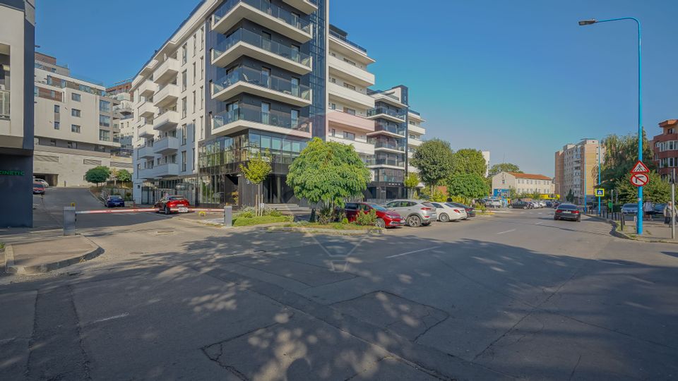 De închiriat Apartament cu parcare subterană la Dealul Morii