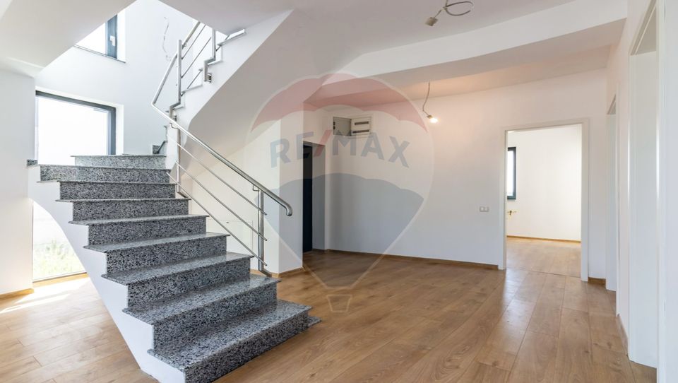 Casă / Vilă de vanzare in Mogosoaia, adiacent Martha Bibescu