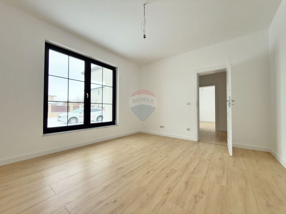 4 room House / Villa for sale