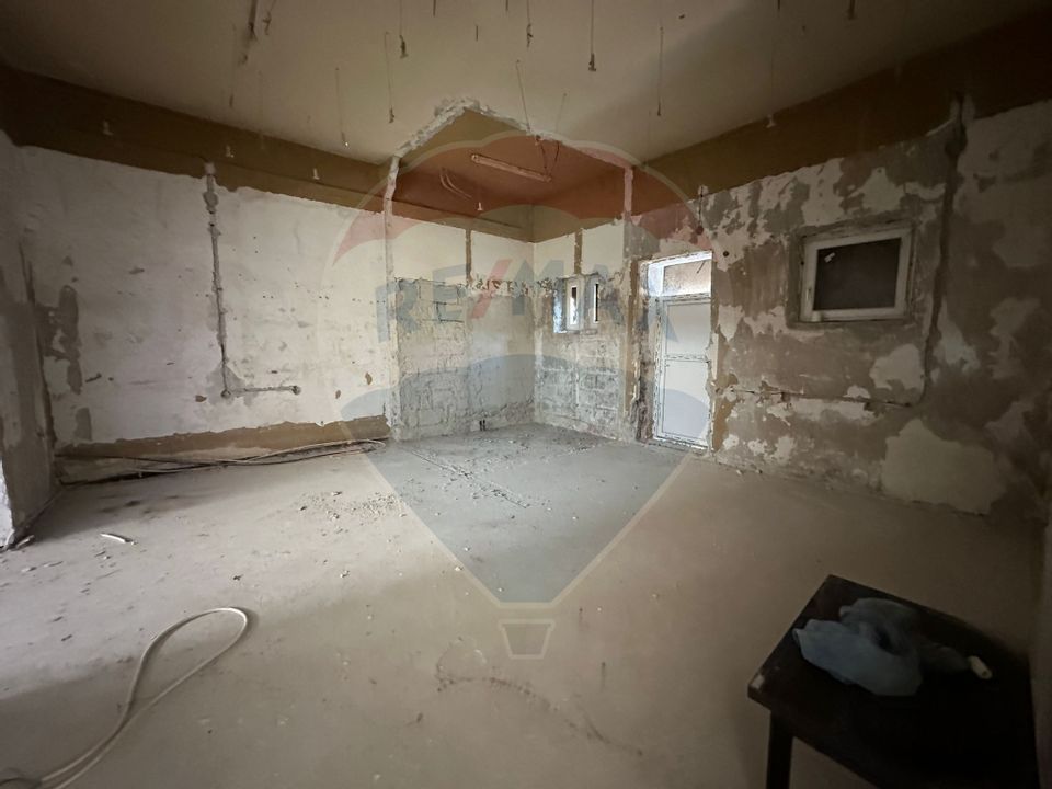 Spațiu comercial de 141 mp - DE INCHIRIAT