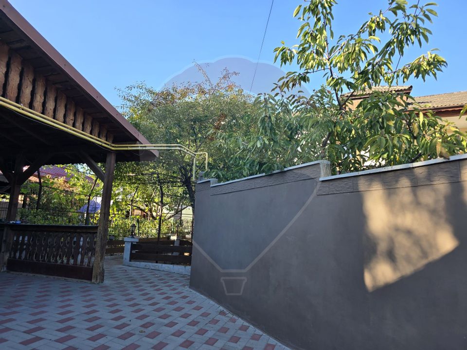 Casă / Vilă cu 5 camere de vânzare în zona George Enescu