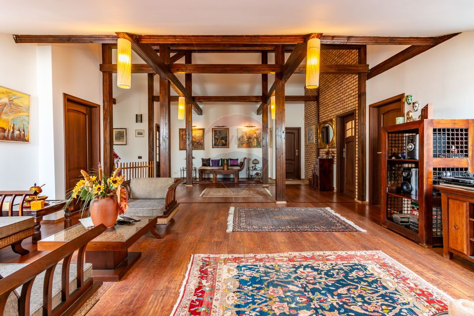 8 room House / Villa for sale