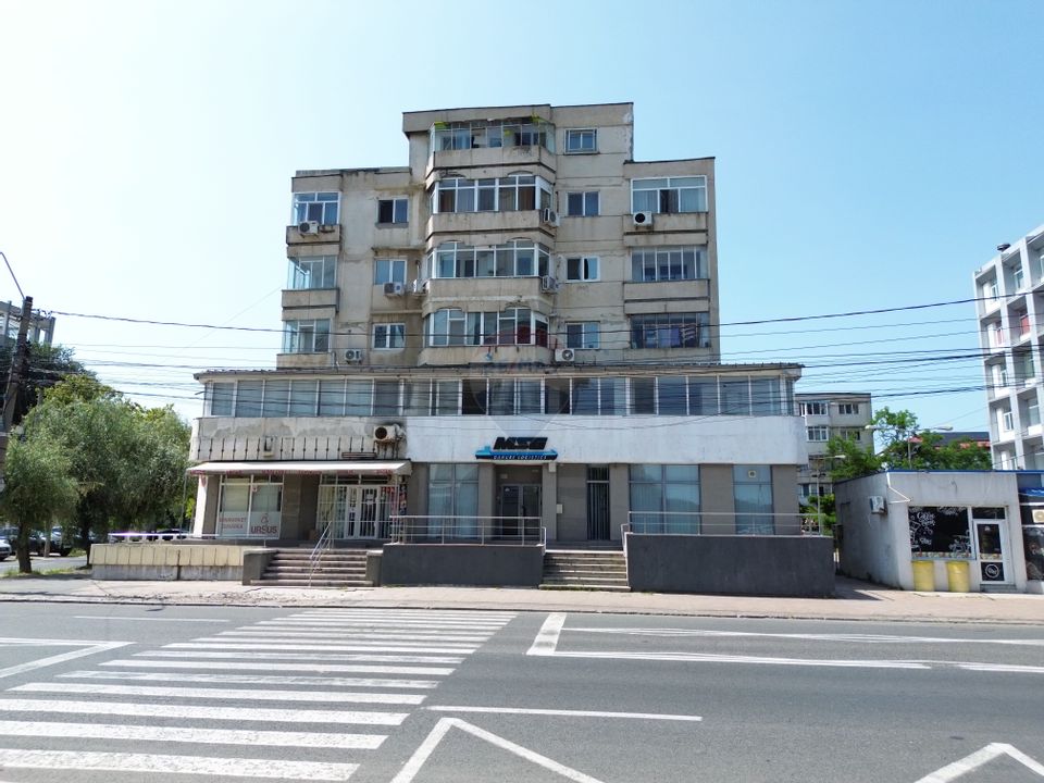Apartament de vânzare Galați, 6 camere, Faleză - locuință sau birouri