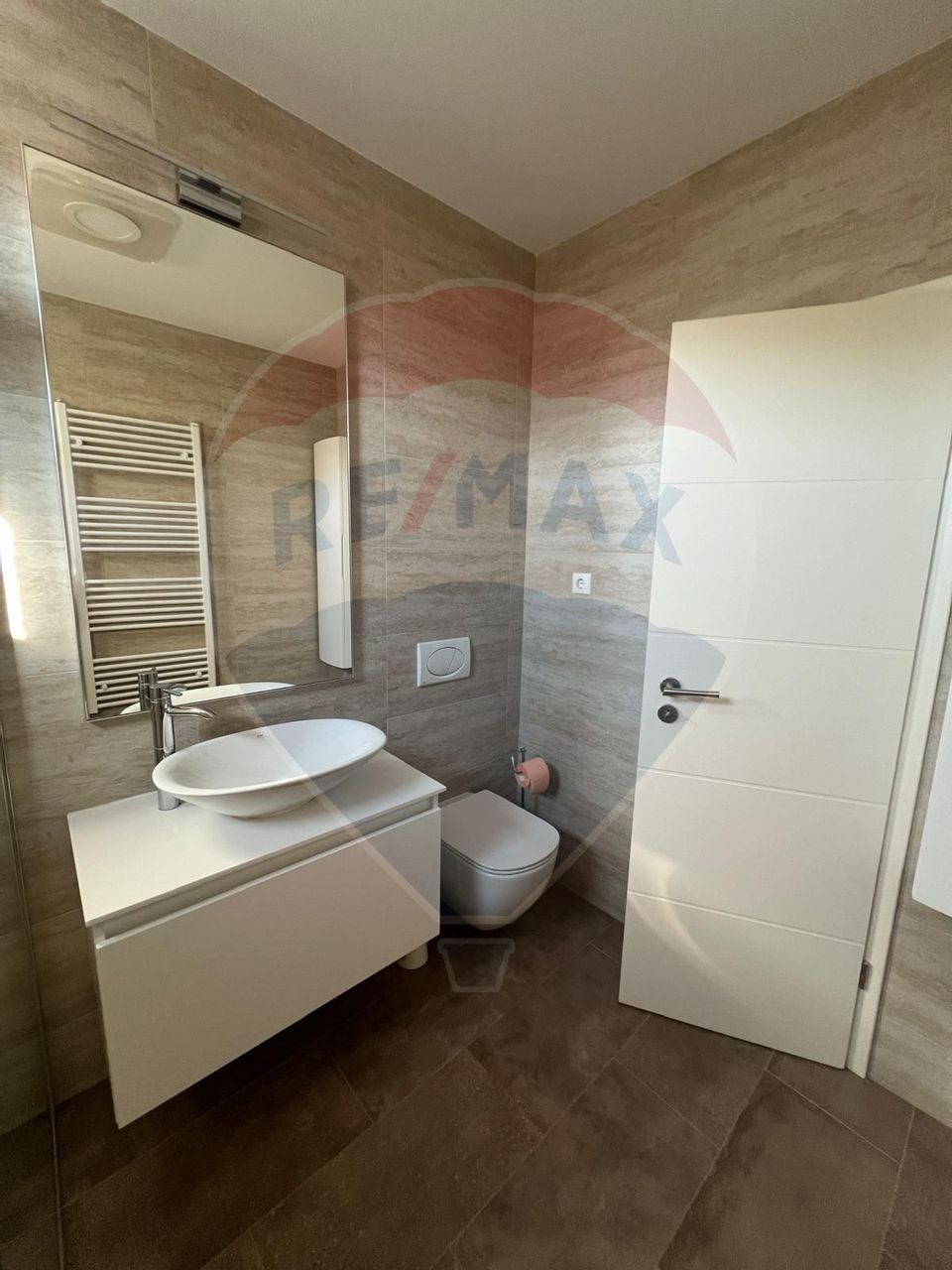 Apartament cu 3 camere de vânzare, str. Vasile Alecsandri