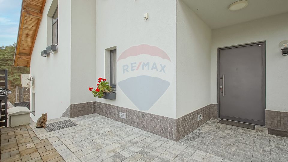 Vila moderna cu vedere spre padure Poiana Angelescu