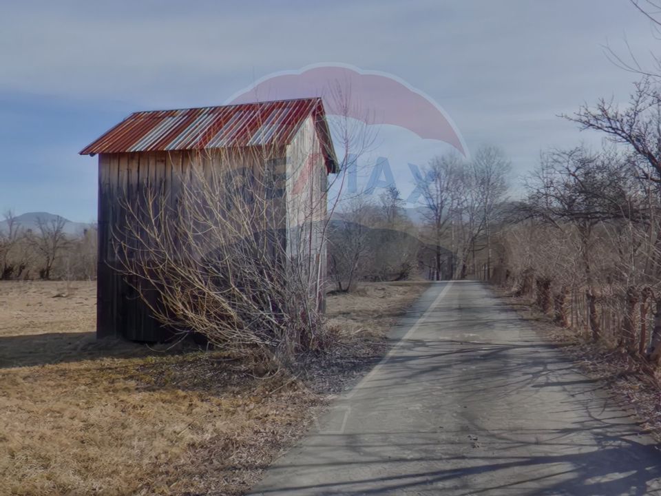 Casă / Vilă cu 8 camere de vânzare