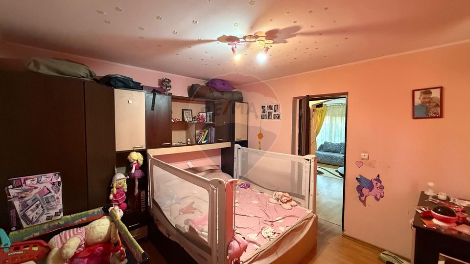 5 room House / Villa for sale, Est area