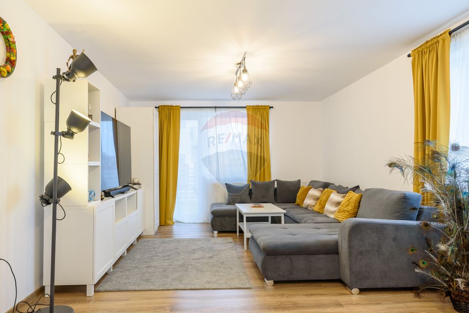 4 room House / Villa for sale, Exterior Est area