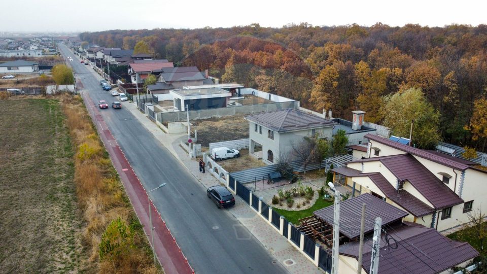 Casa/Vilă cu spatele la padure Vanatori
