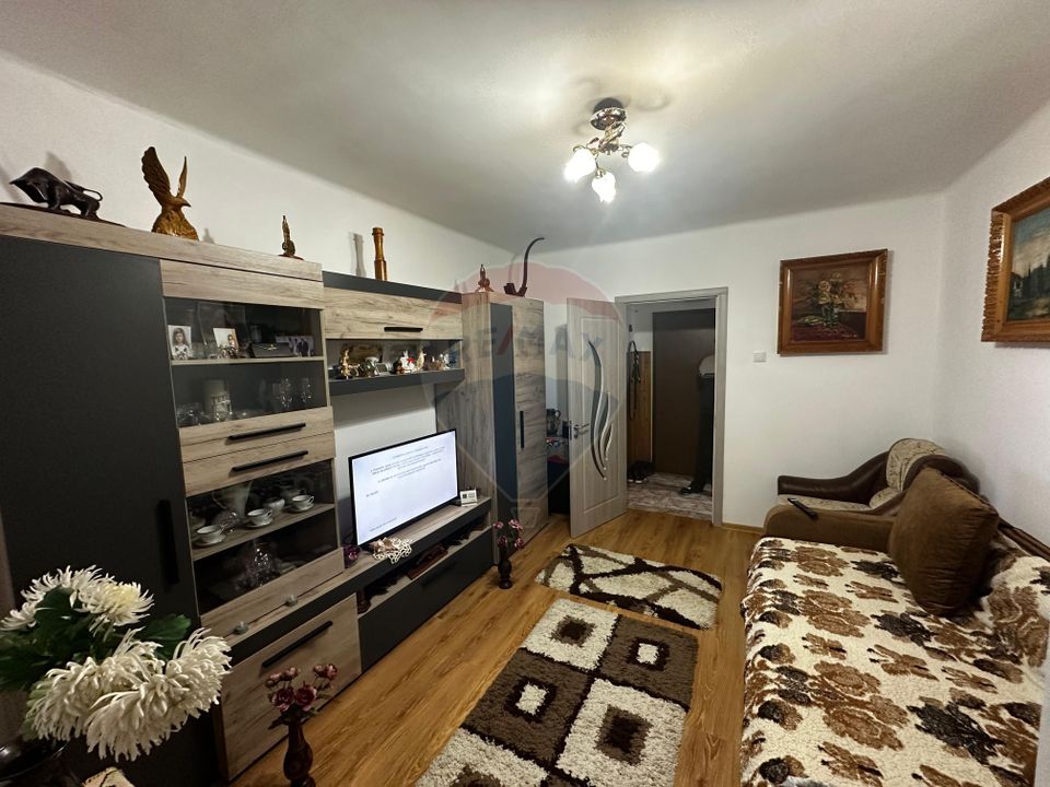 Apartament 2 camere, etaj 3 - str. George Cosbuc 19