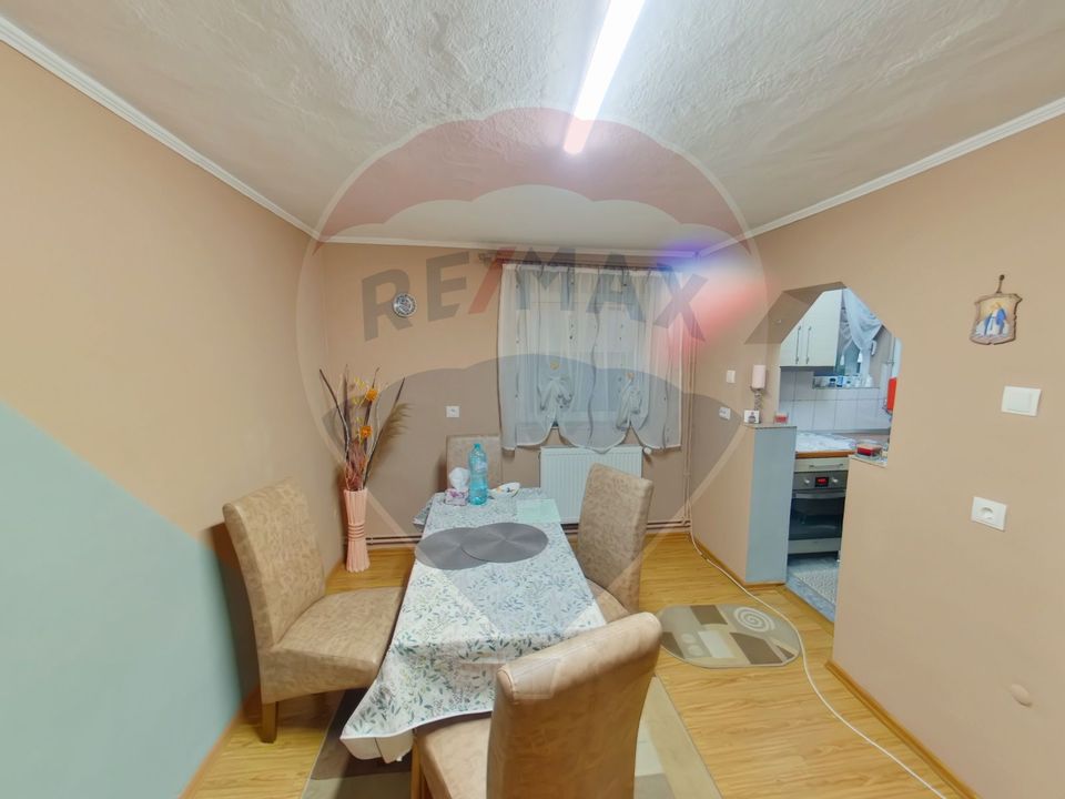 4 room House / Villa for sale, Est area