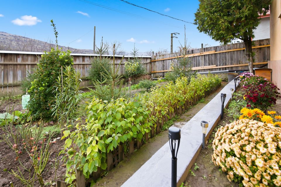 Casă de Om Gospodar - Costuleni - Grădină 1.830 mp -0% Comision 0% TVA