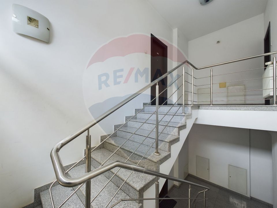 Apartament 3 camere Metrou Mihai Bravu cu terasa si loc de parcare