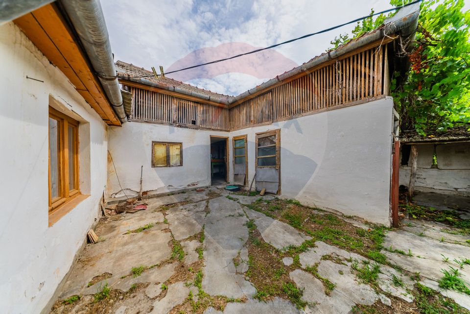 Casă cu 4 camere și teren 540 m în Pecica – Zonă excelentă