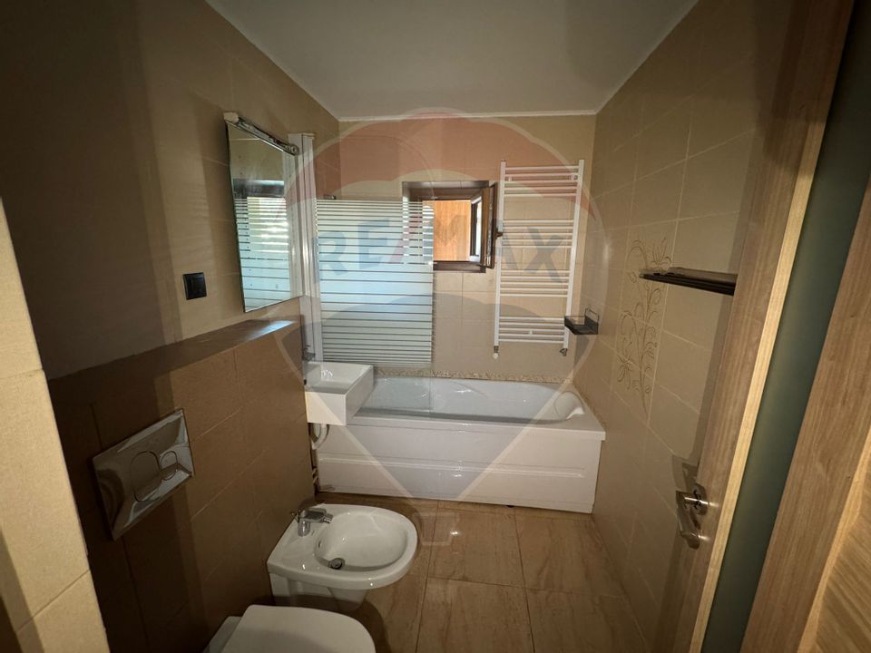 Apartament cu 3 camere de inchiriat în zona Banca Nationala