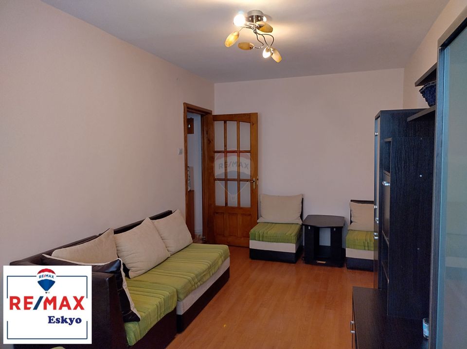 Apartament 2 camere semidecomandat DE VANZARE - Micro 40 Galati