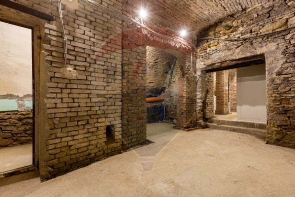 400sq.m Proprietate specială for sale, Ultracentral area