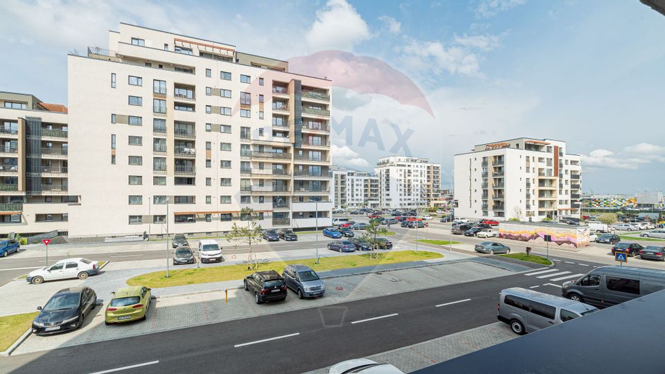 Apartament 2 camere nemobilat, cu loc de parcare si boxa | Coresi