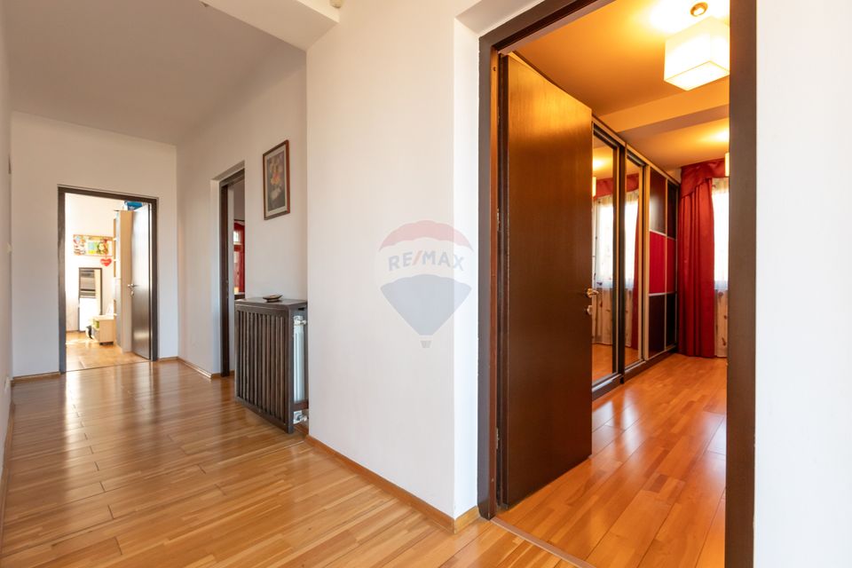 Vilă cu 7 camere de vânzare în zona Centrală Orașul  BUHUȘI