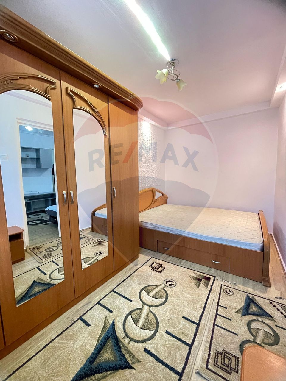 Apartament cu 2 camere, et.3, str. Feleac
