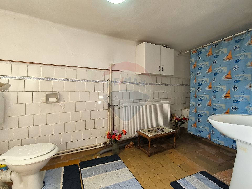 Casă săsească 3 camere si 1400 mp teren in Brateiu - jud. Sibiu