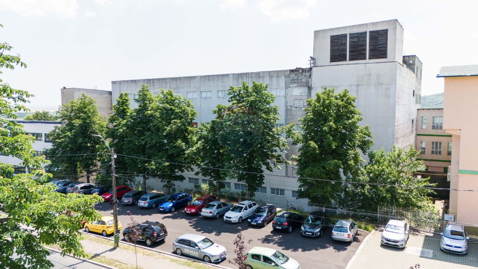 1,140sq.m Industrial Space for rent, Est area