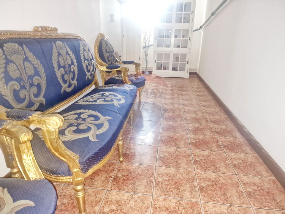 12 room House / Villa for sale