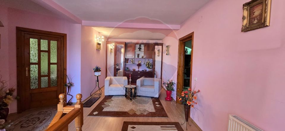 8 room House / Villa for sale, Central area