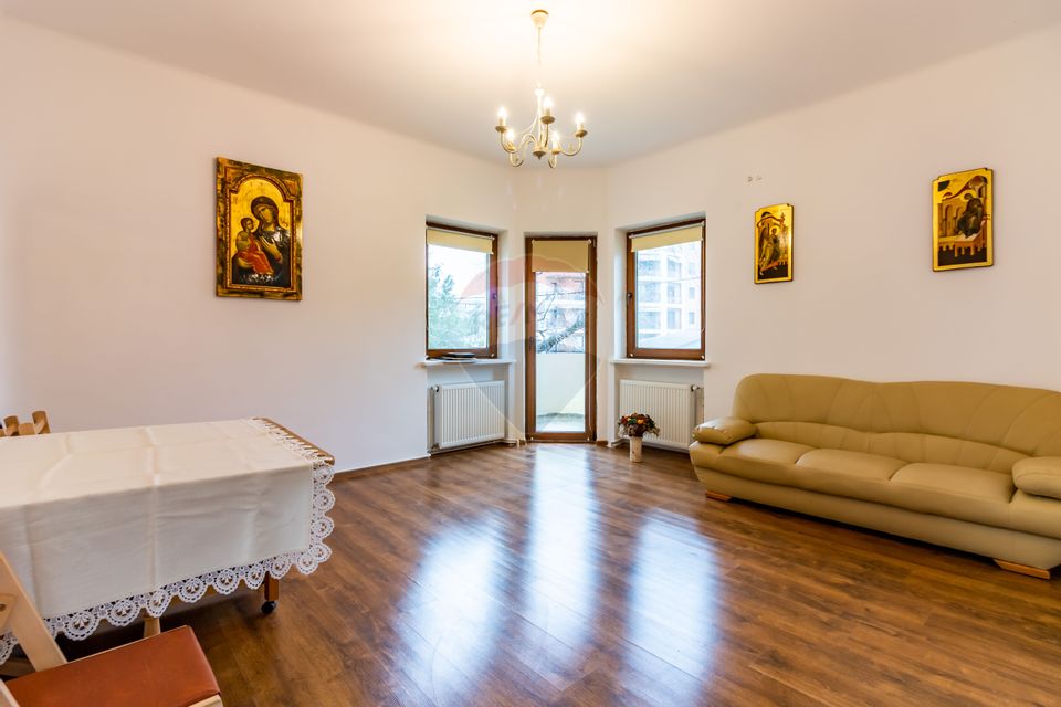 4-rooms apartment, separate entrance for sale Dacia Blvd