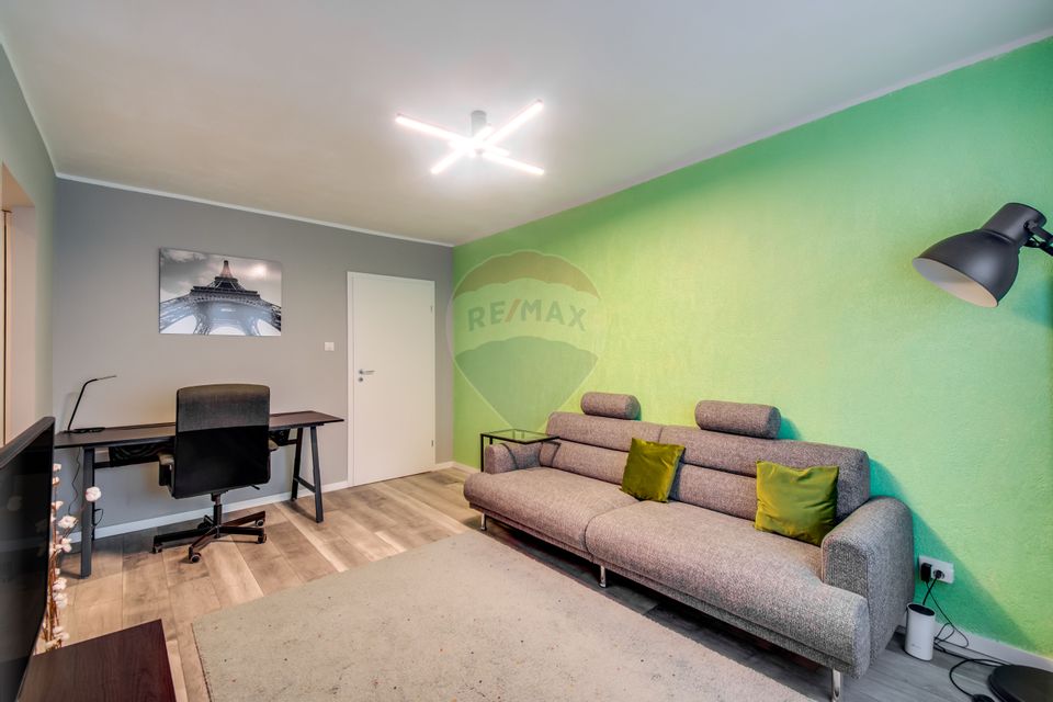 Apartament 2 camere de vanzare, bloc 1982, 57 mp, priveliste superba