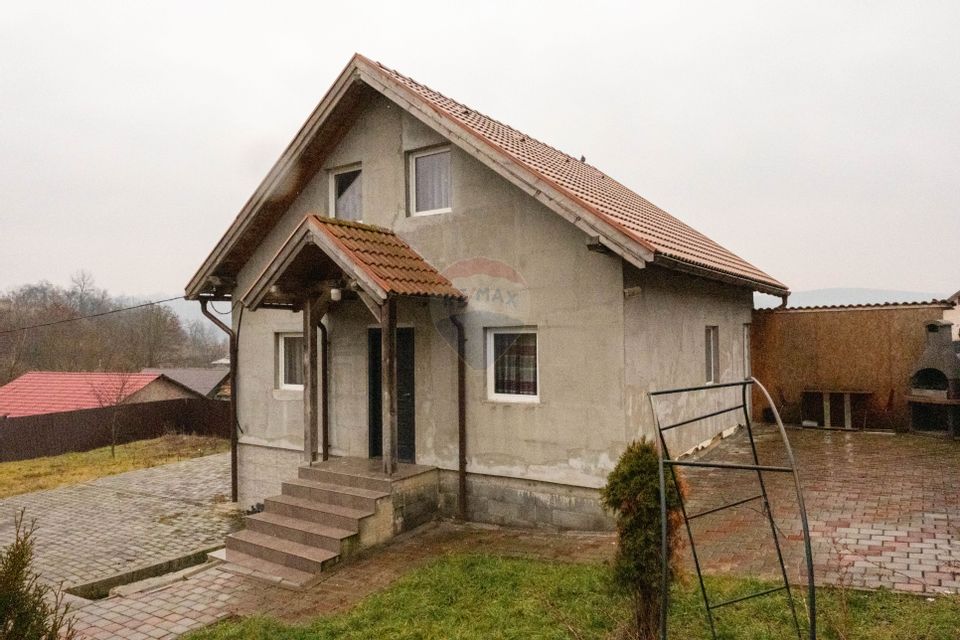 4 room House / Villa for sale, Livezeni area