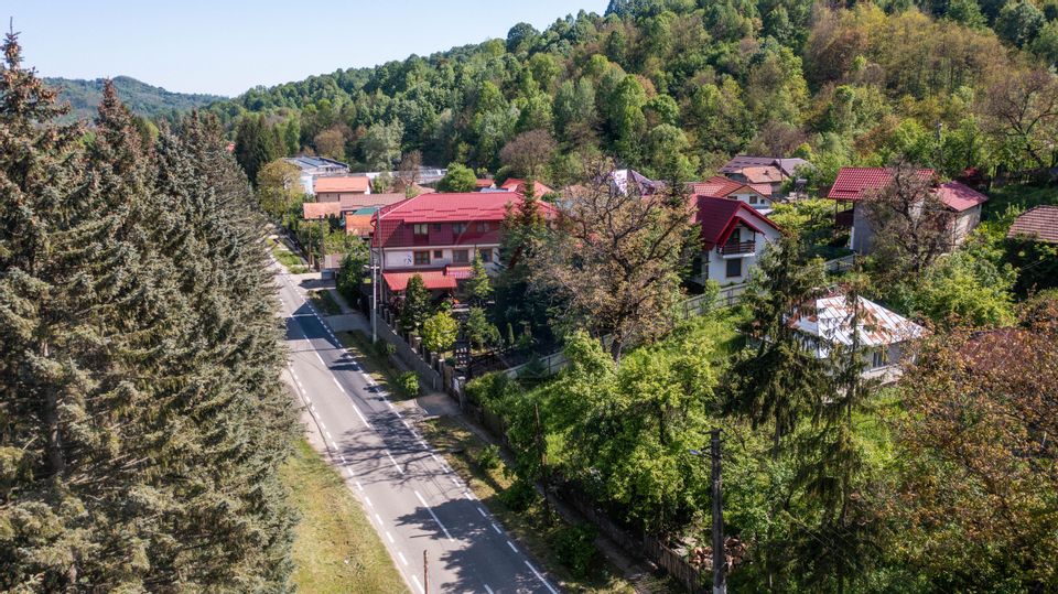 Oferta - vanzare pensiune 10 camere si casa de vacanta, Slanic Prahova