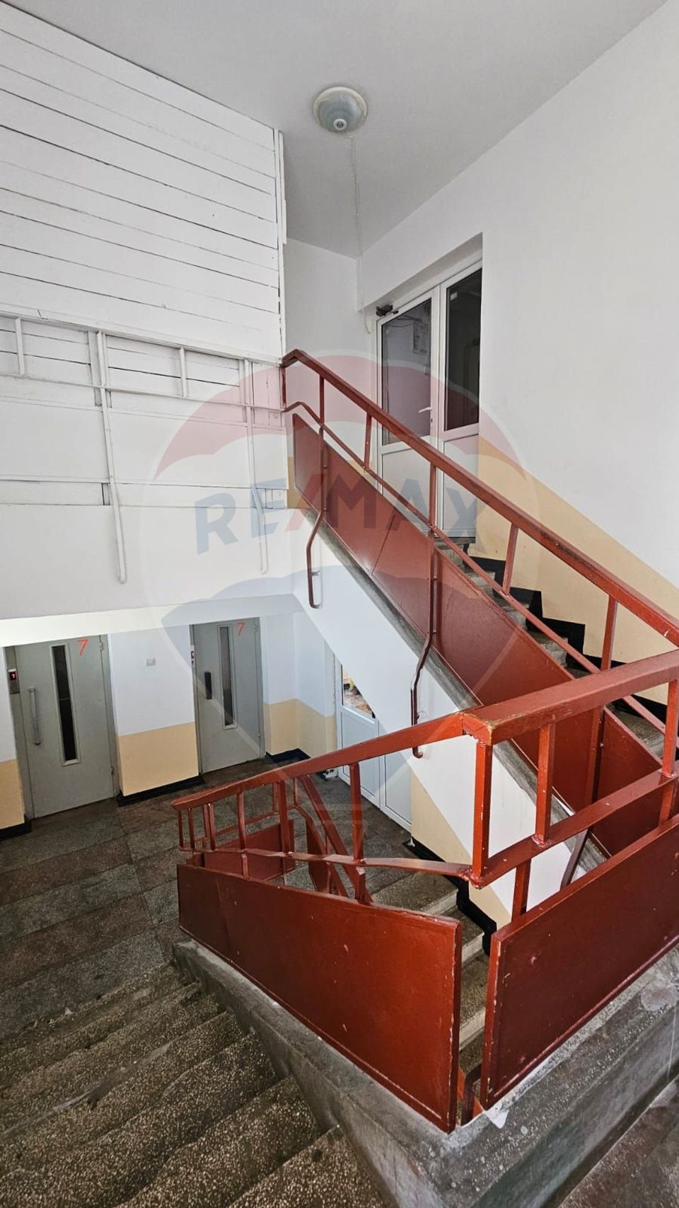 GARSONIERA  decomandata, cu priveliste  - DE VANZARE- BV/  str Traian!