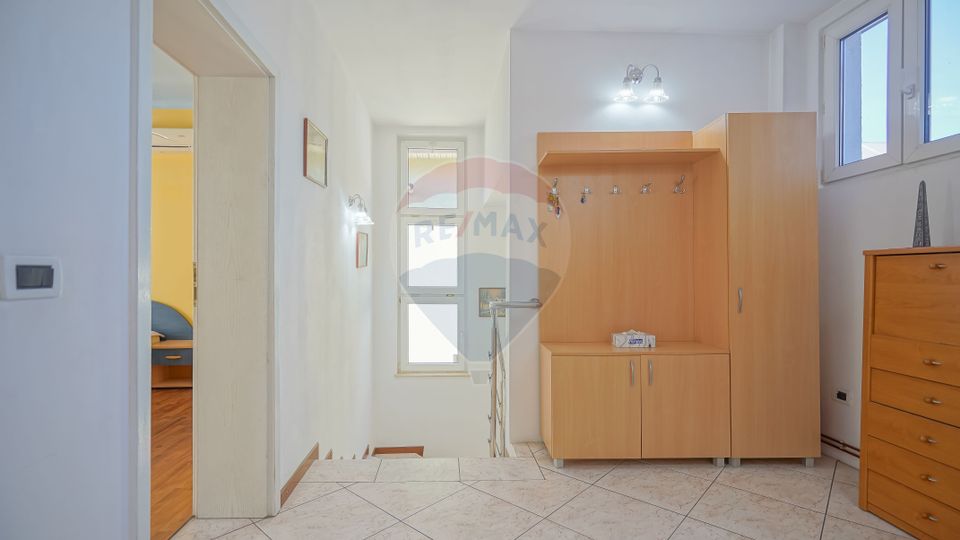 7 room House / Villa for sale, Aurel Vlaicu area