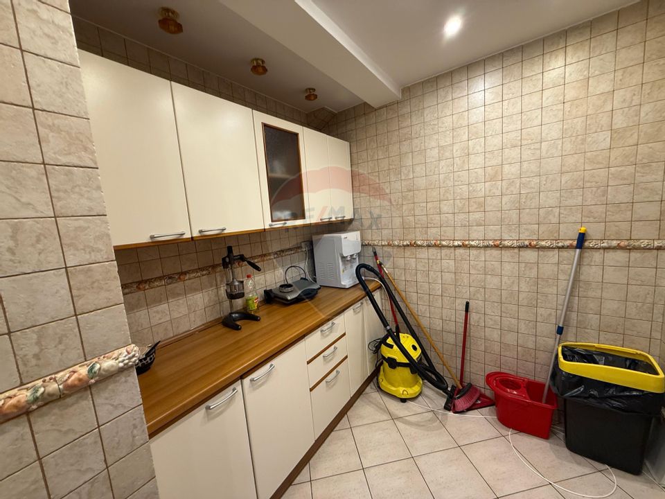 De inchiriat Casă / Vilă 7 camere + curte zona Vatra Luminoasa