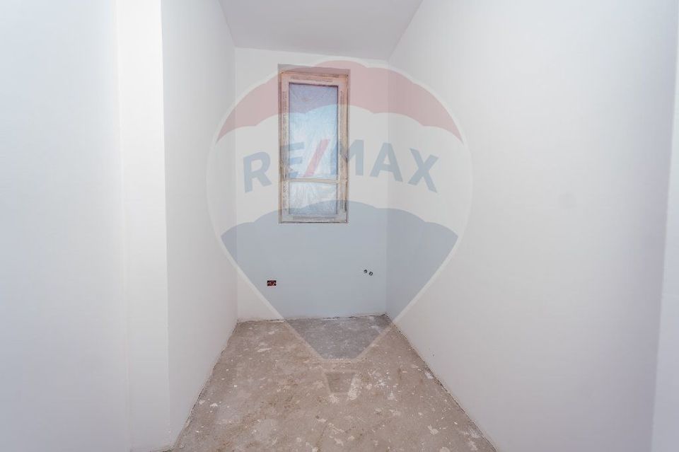 Casă Modernă de Vânzare în Sânpetru