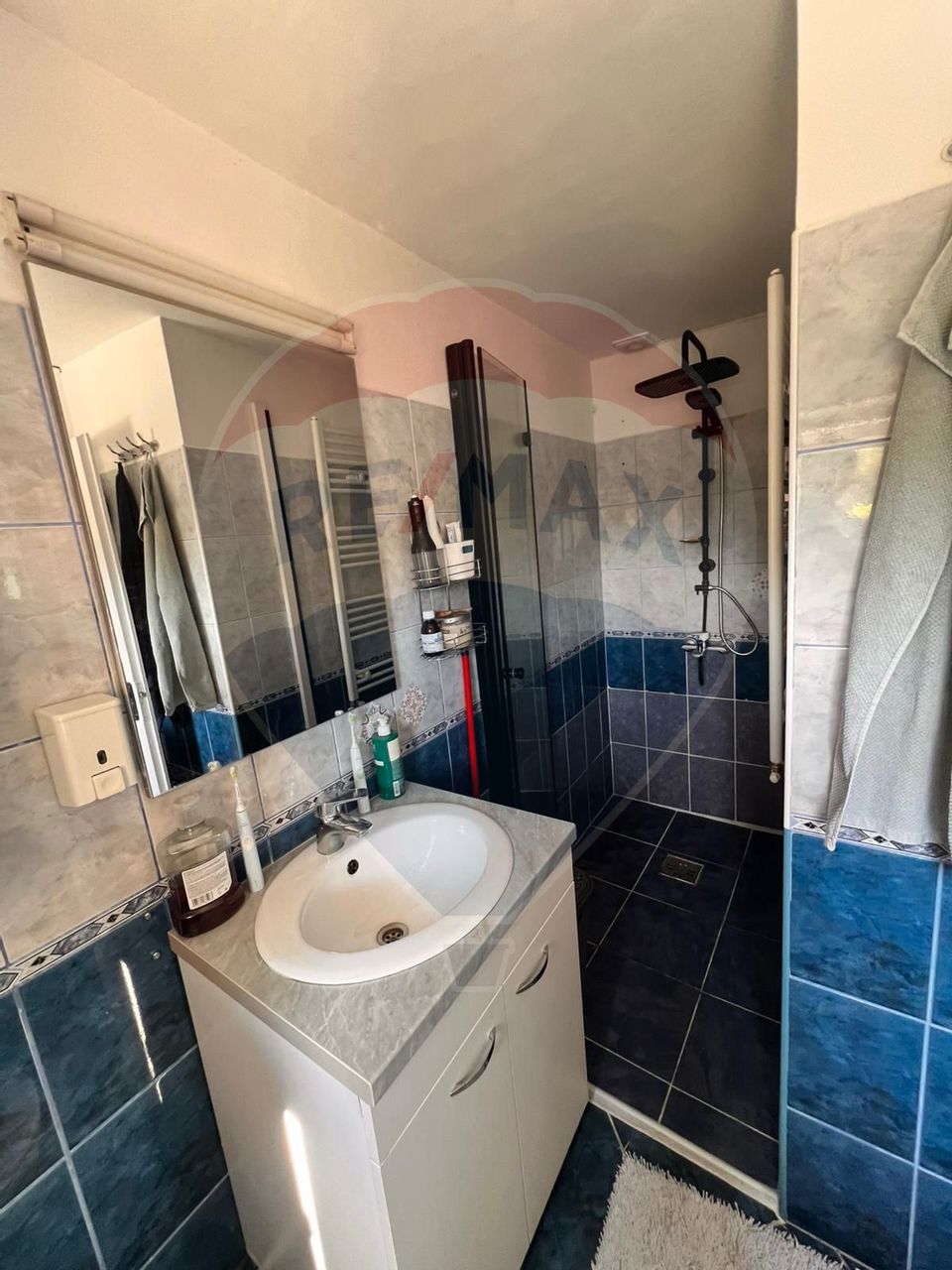 Casă / Vilă cu 4 camere de vânzare în zona Central