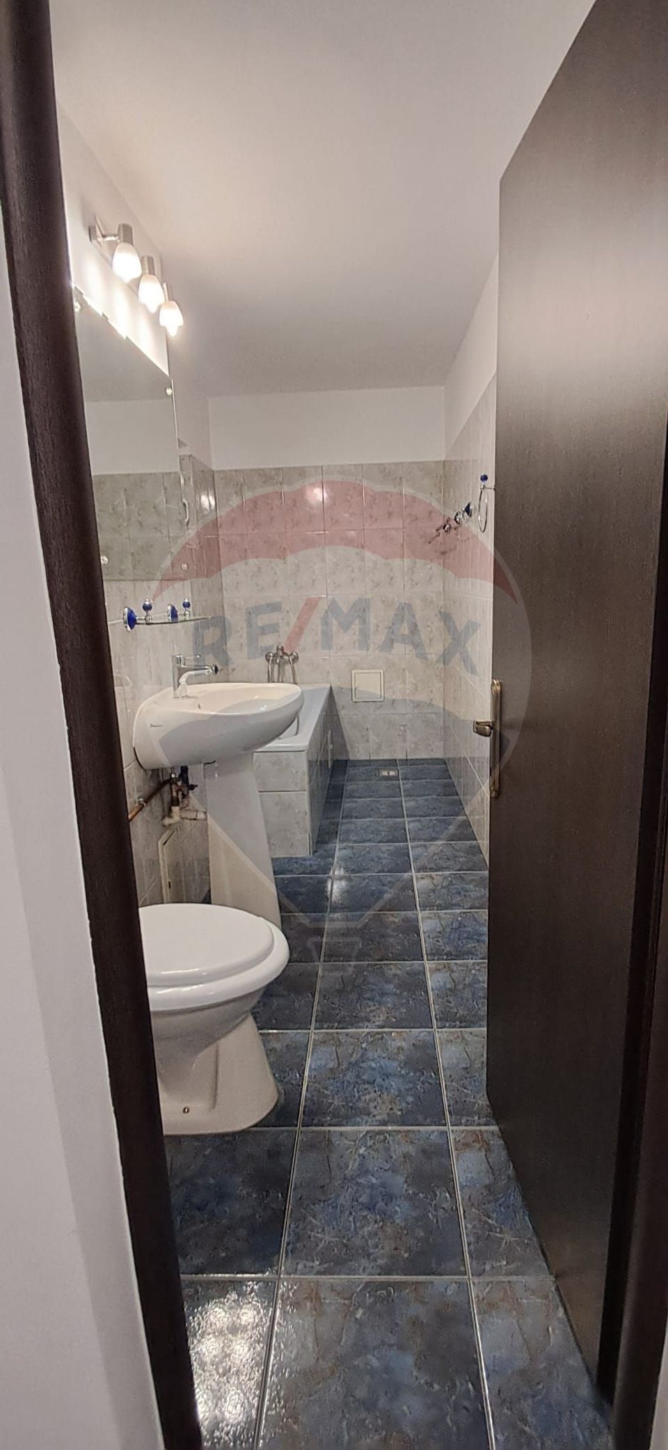 INCHIRIERE DUPLEX LUX