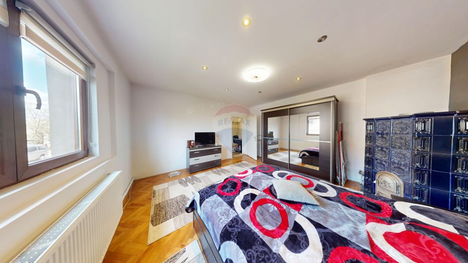 Casă / Vilă cu 4 camere de vânzare în zona Calea Poplacii