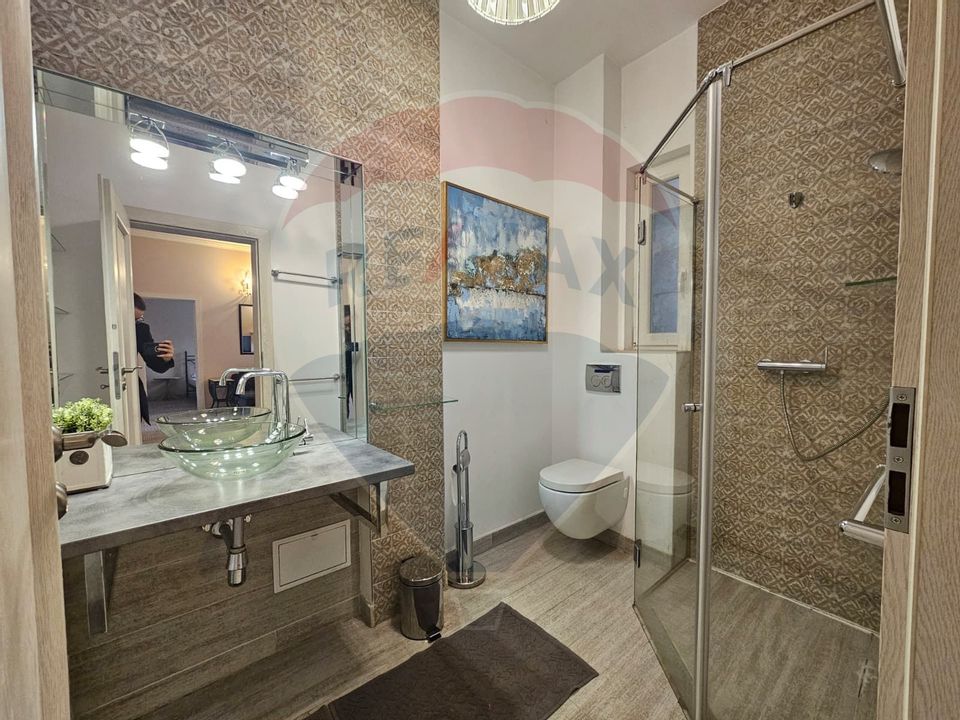 Inchiriez apartament superb cu 4 camere în zona Ultracentral