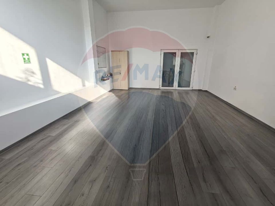 700sq.m Industrial Space for rent, Iris area