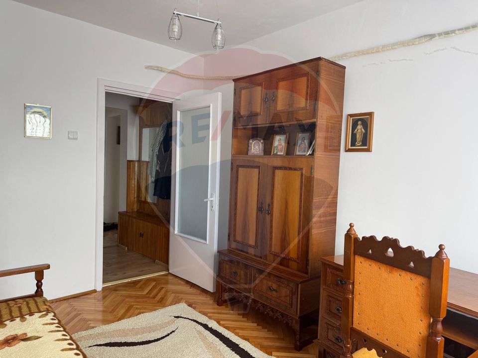 Apartament 3 cam.decomandat  cu centrala-Piata Uta/stadion