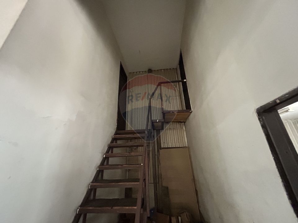 Spațiu industrial de 560mp / platforma betonata 2900mp 100m front