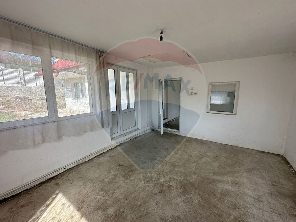 Casa si teren de vanzare Margineni Bacau