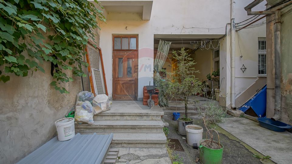 Apartament cu 3 camere de vânzare în zona Brasovul Vechi