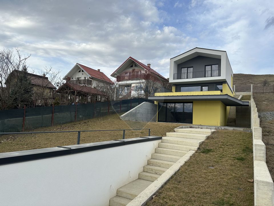 Casa premium de vanzare in Campenesti!