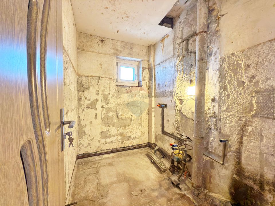 Apartament cu 4 camere de vânzare în zona Aurel Vlaicu