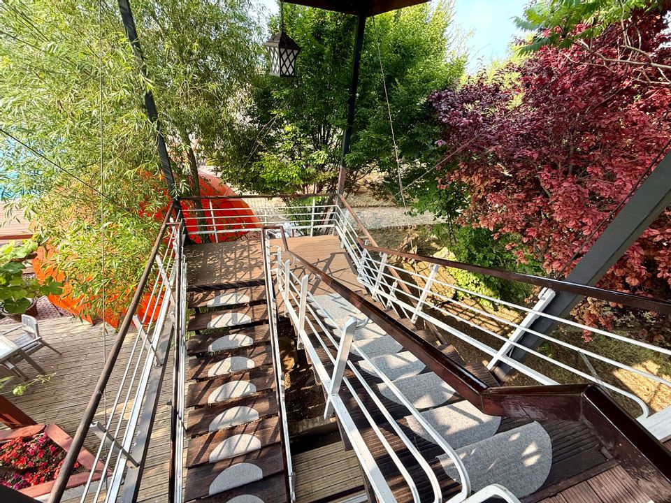 Hotel - Pensiune cu 14 duplexuri  de vânzare  CASA CU STUF Olimp