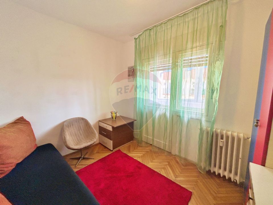 Apartament cu 4 camere de închiriat în zona ultracentrală/Arad