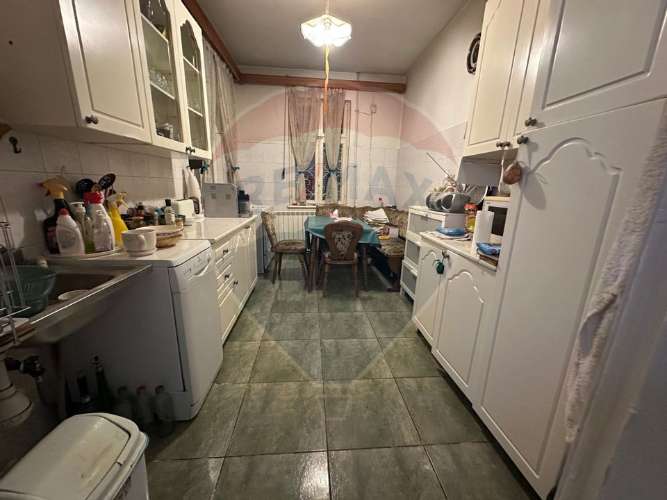 6 room House / Villa for sale